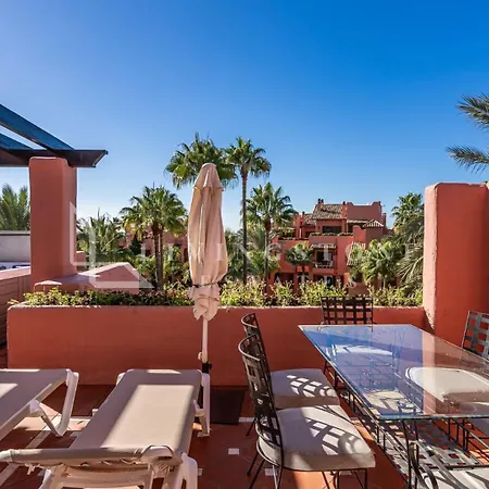 Menara Penthouse Apartment Estepona